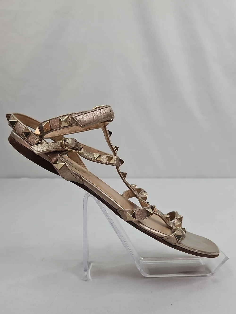Valentino Garavani Rockstud Gold Leather Open Toe Flat Sandals Size 38